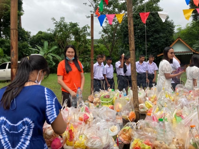 ประเพณีทำบุญสารทเดือนสิบ 